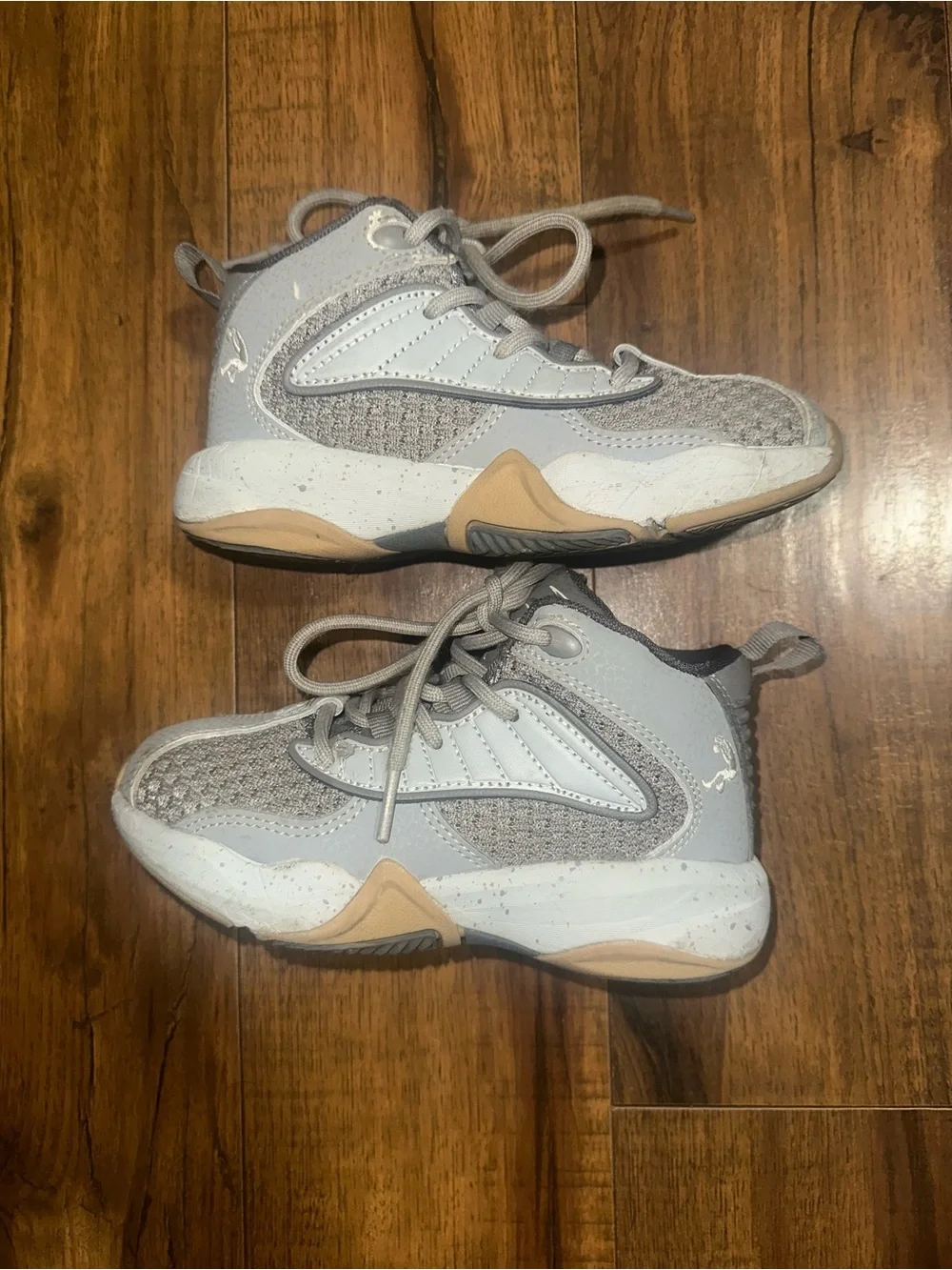 Kids size 13 Shaq Speed Demon Gray Lace-Up basketball shoes